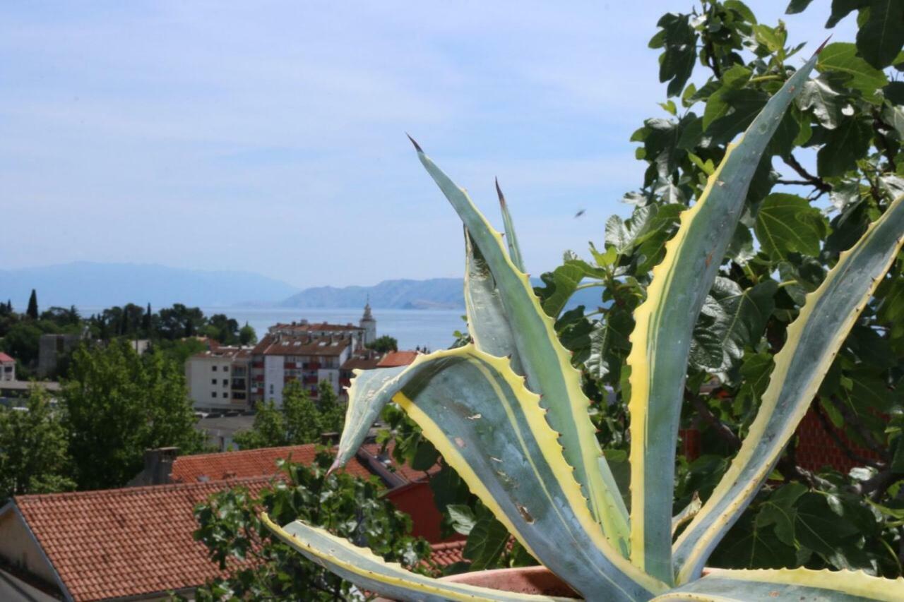 Central House Nona Crikvenica Exterior foto