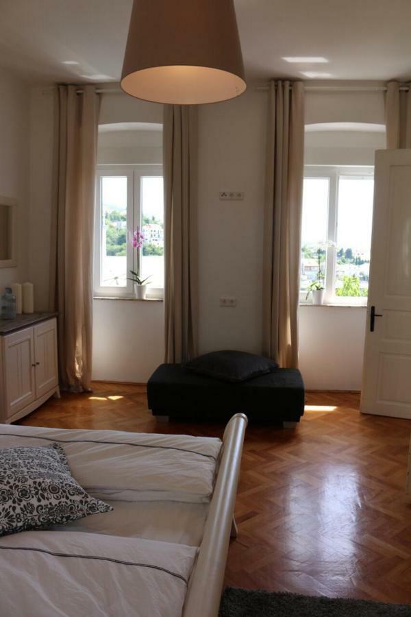 Central House Nona Crikvenica Exterior foto
