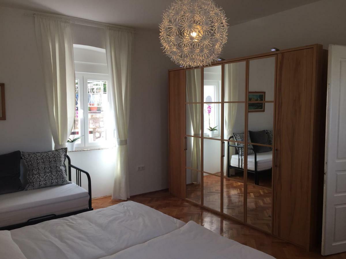 Central House Nona Crikvenica Exterior foto